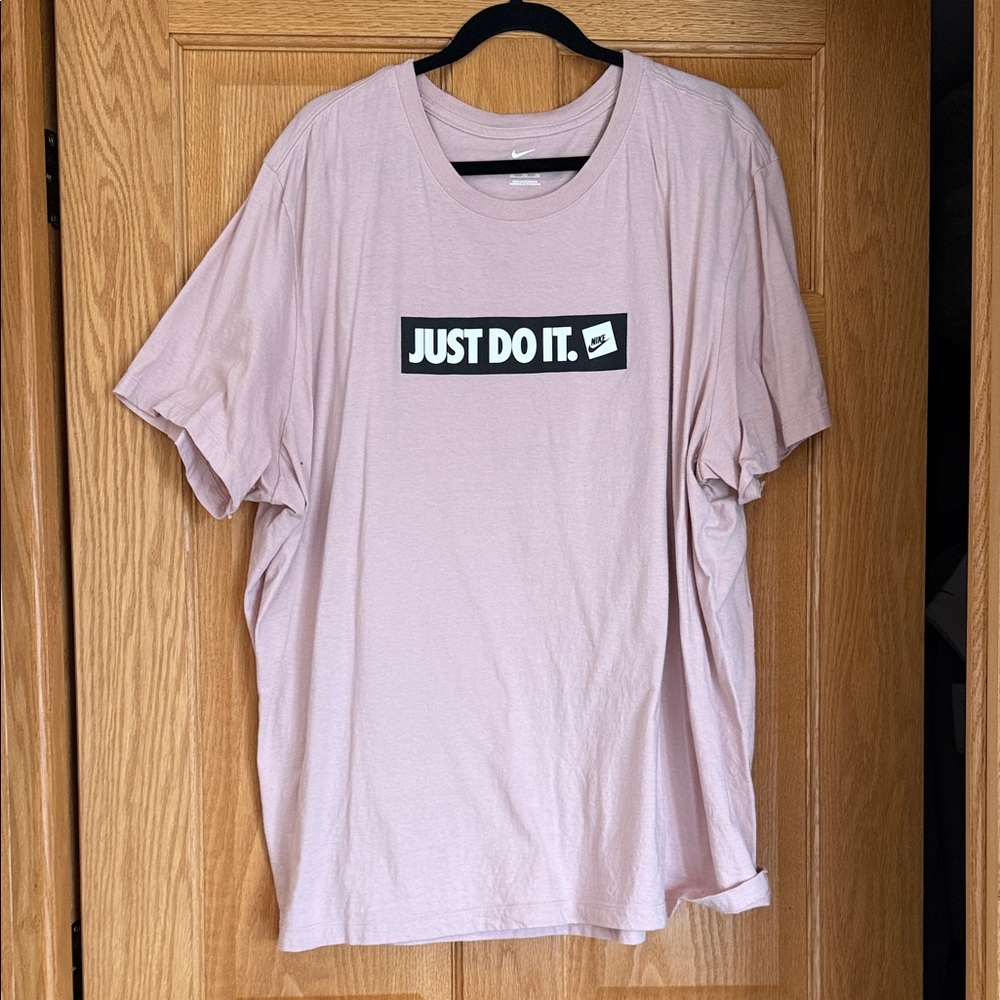 Nike Men’s Light Pink 'Just Do It.' Logo Tee